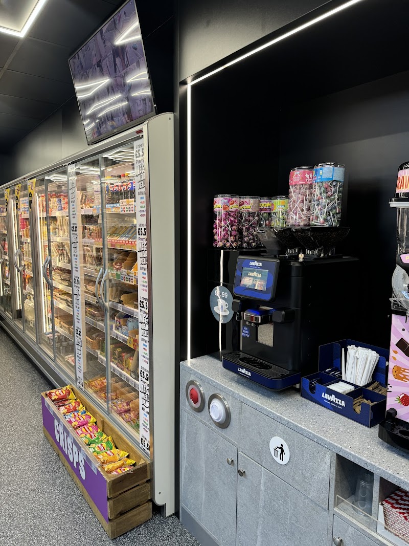 Premier @ The Weighing machine photo 3