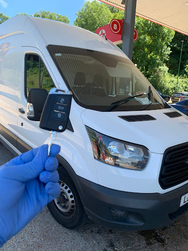 Croydon Locksmith (Affordable Auto locksmith & ECU programming) - Thumbnail