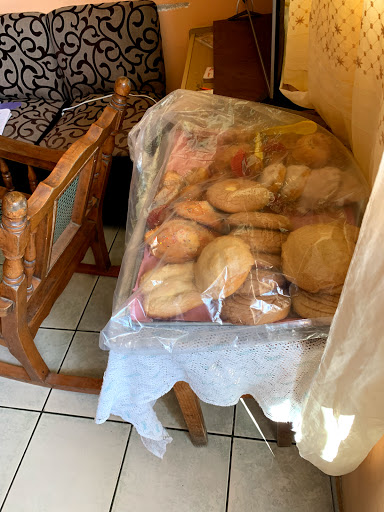 Panaderia La Bomba Empanadas De Guayaba. - Thumbnail