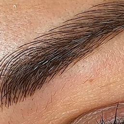 Photo n°3 de Nadiadermo Paris Microblading Phibrows à Paris (Salon de tatouage et piercing)