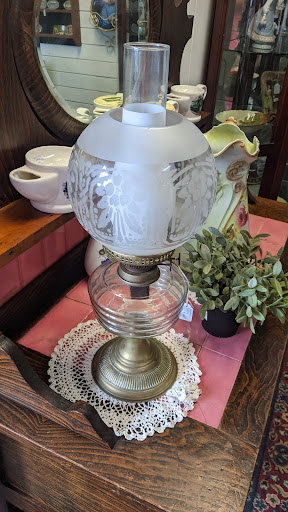 Timeless treasures secondhand, vintage and antiques - Thumbnail