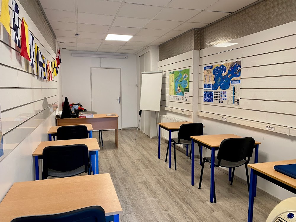 VERNON SUR L'EAU Bateau-école - Perfectionnement