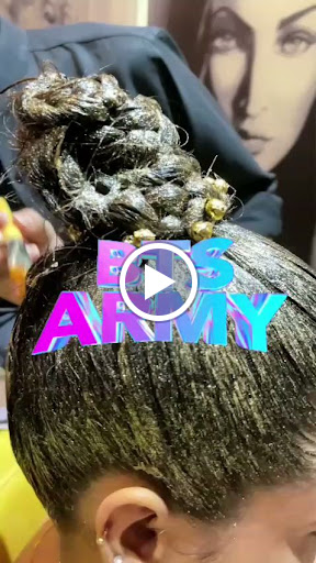 Discover the magic of transformation at Creative Look at Colour Salon & Academy in Indirapuram! F…