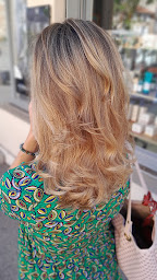 Photo n°16 de Créa Coiffure à Dardilly (Salon de coiffure)