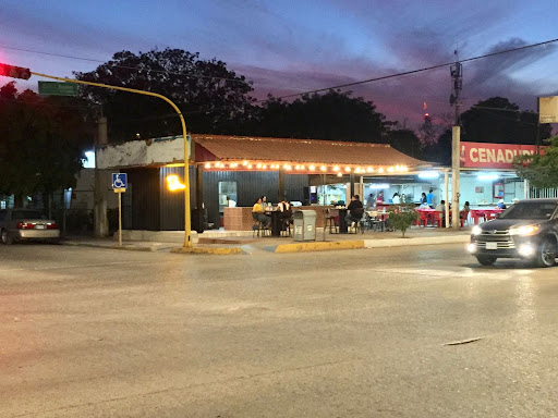 Melva's Pizza - Visual