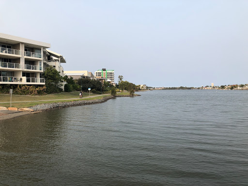 Varsity Pde at Lakefront Crescent - Thumbnail