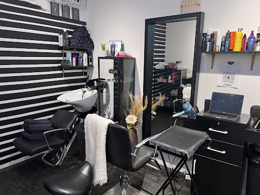The Beauty Bar by MinnieBAD Gallery - United States