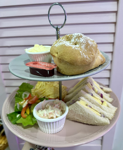 White Lace Bakery & Tea Room - Thumbnail