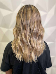 Photo n°7 de Coiffeur l'hermitage - Salon nuance - Salon de coiffure à L'Hermitage (Salon de coiffure)