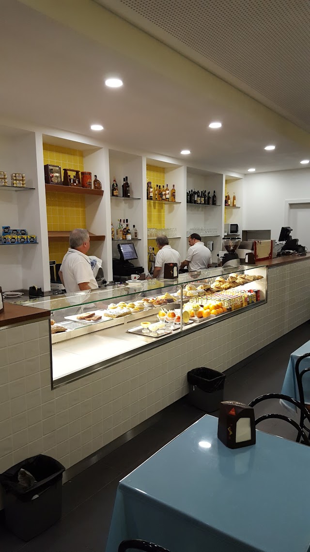 Deguimbra Pastelaria Snack-Bar e Restaurante Lda.