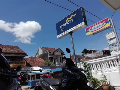 Photos of BANK MANDIRI KCP KARANGNUNGGAL