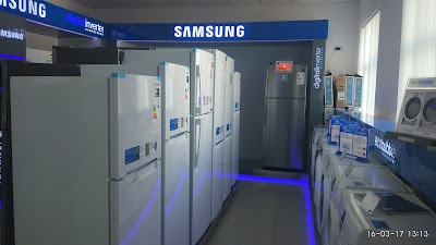 Electronics Store