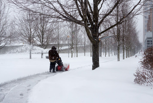 NARA Services | Gartenpflege | Winterdienst | Reinigung. - Thumbnail