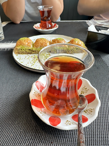 Halva - Visual