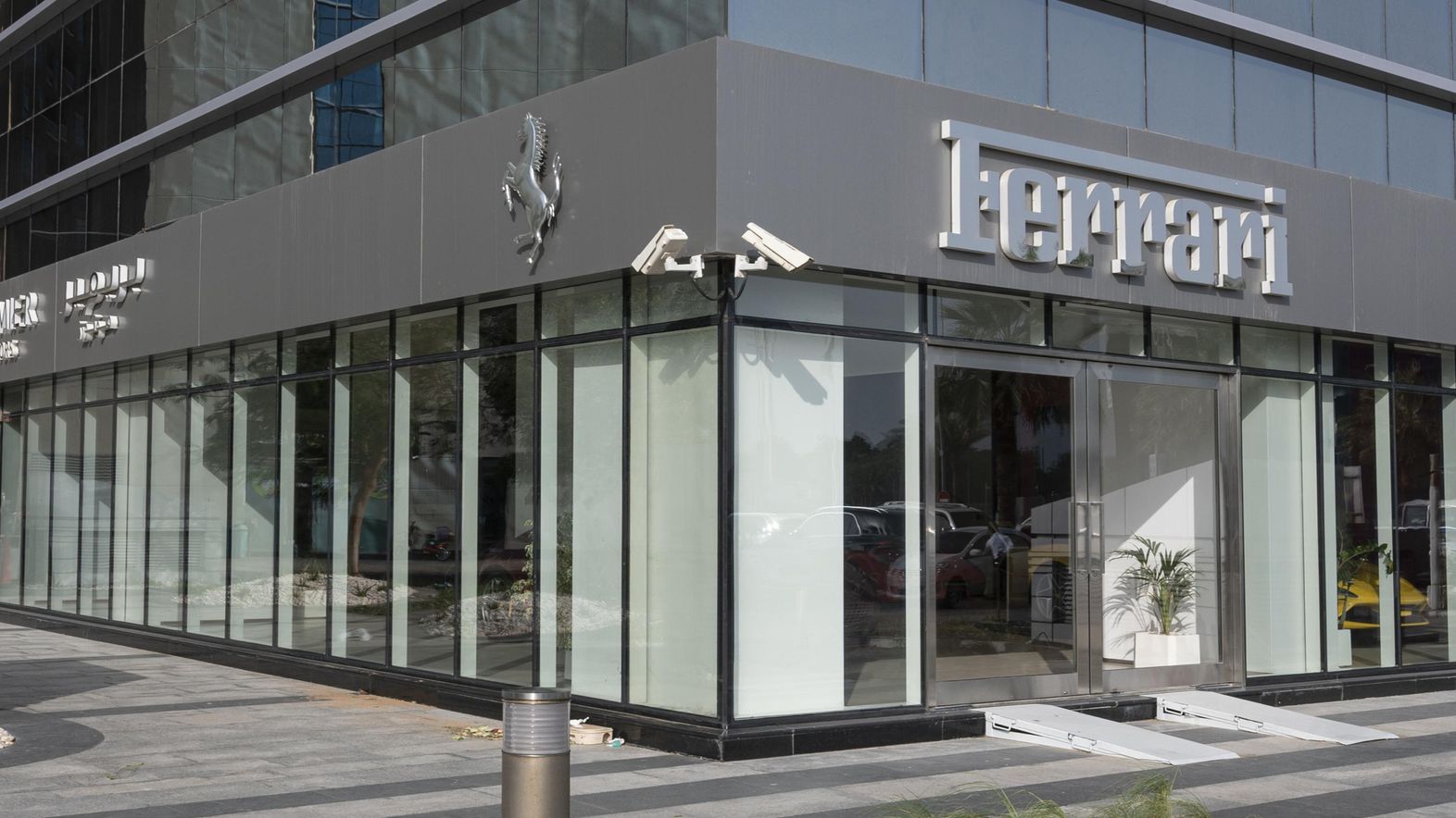 Premier Motors, Ford Showroom Rawdhat Abu Dhabi - صورة 2