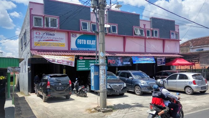 Toko kue & aneka snack Berkah Kembar, Author: Fauziyyah A