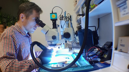 Serwis telefonów Warszawa DOKTOR GSM | Wymiana baterii, wyświetlacza, zbitej szybki | Naprawa iPhone, Samsung, Xiaomi, Huawei