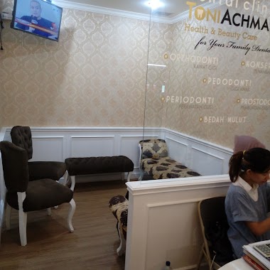 Dental Clinic Tony Achmad, Author: Rizka Maqfira