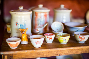 Photo n°13 de Poterie Redan - Viola et Alfred Hering à Aubinges (Magasin de poteries)