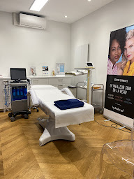 Photo n°9 de Centre Laz Esthic Niel - Épilation Laser - Médecine Esthétique à Paris (Centre d'épilation laser)