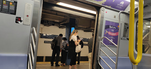 Roosevelt Av/69 St - Thumbnail