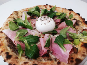 Photo n°3 de ANTHO PIZZ' à Châteauneuf-sur-Isère (Pizzeria)