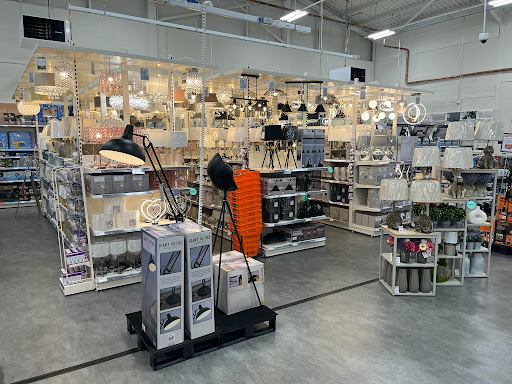 The Range, Prescot - Visual