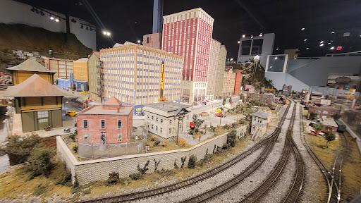 EnterTRAINment Junction - Visual