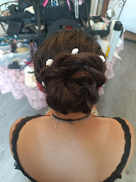 Photo n°3 de Coiffure en liberte a domicile à Saint-Yrieix-sur-Charente (Salon de coiffure)