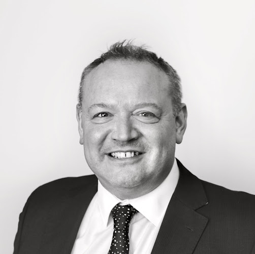 Reviews of Adam Sawyer Plastic & Cosmetic Surgery in Bournemouth - Hospital