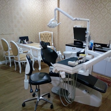 Dental Clinic Tony Achmad, Author: Rizka Maqfira