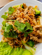 Nouilles Fraîches Au Poulet Et Aux Légumes