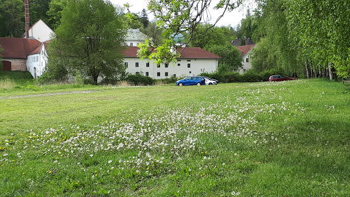 Parkplatz 1, Mariabrunn