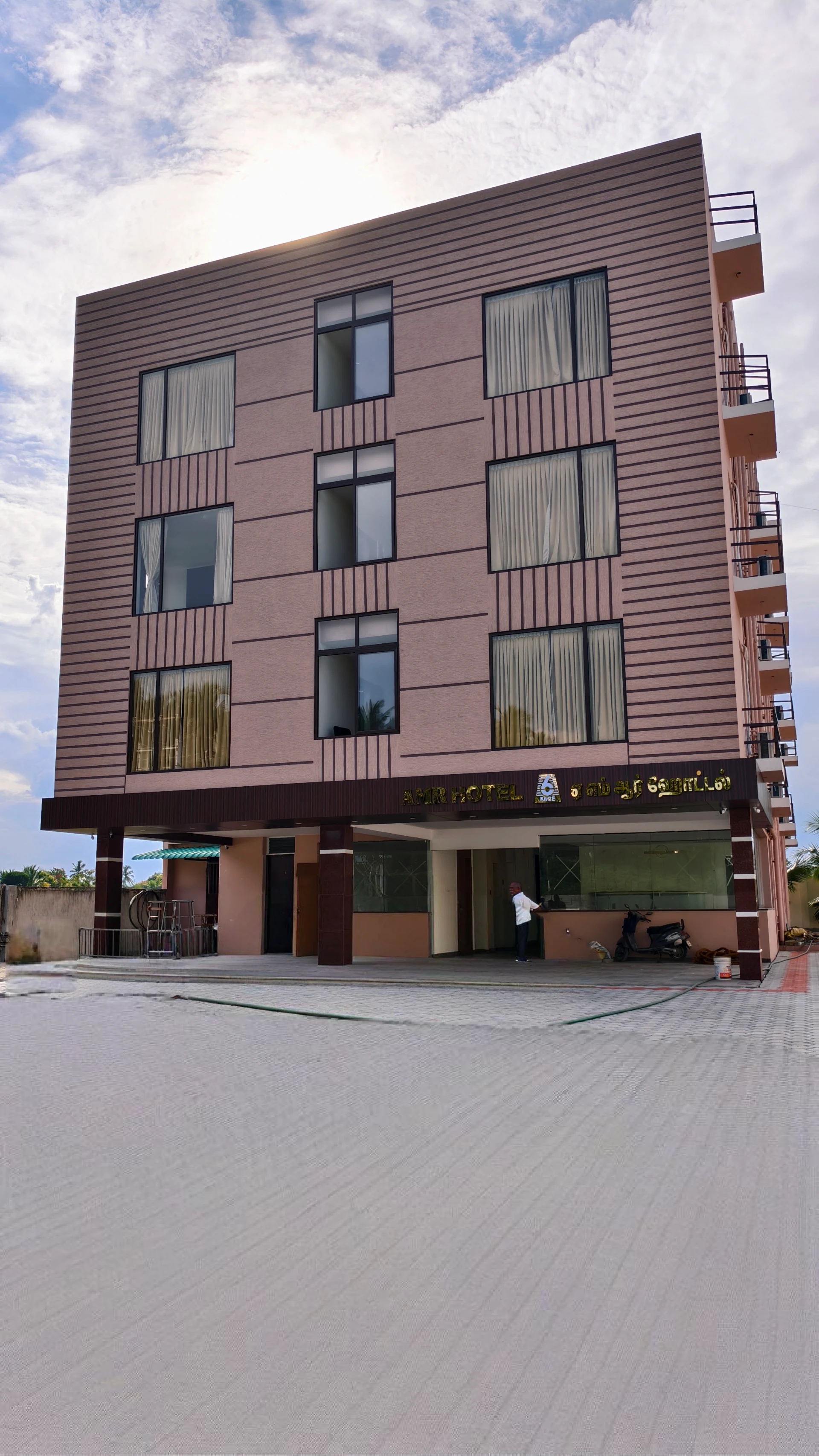 Sixface Hotel by AMR