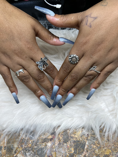 J Nails - Visual