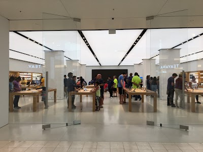 Apple Montgomery Mall