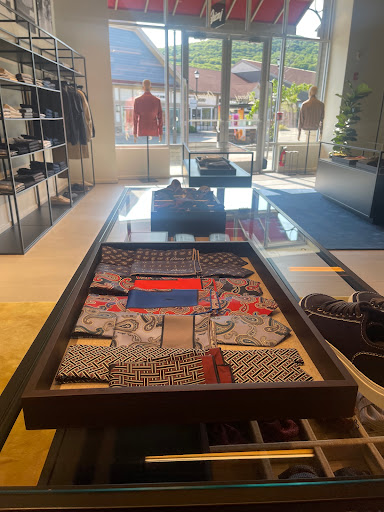 Brioni - Woodbury Common Premium Outlets - Thumbnail
