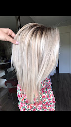 Photo n°31 de LES EXTENSIONS D'ELODIE - Coiffeuse/formatrice extensions de cheveux Hair Luxury - Lyon - Rhone Alpes à Ambutrix (Artiste)