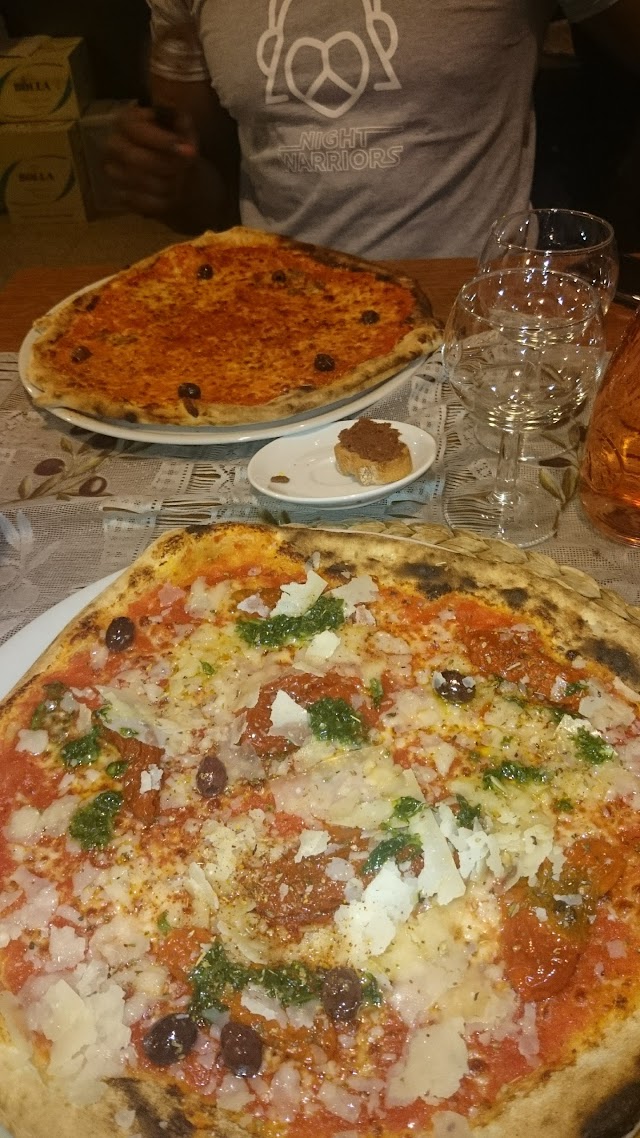 La Bonne Mère, Bar A Pizza