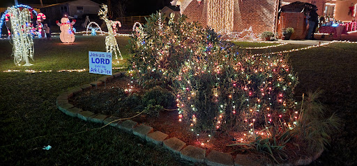 Harris Family Christmas Lights - Thumbnail