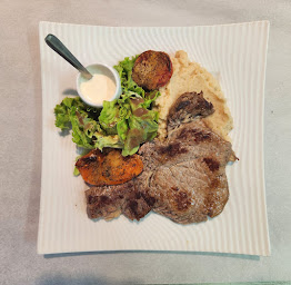 Photo n°1 de Bar Restaurant LE 10 à L'Isle-Jourdain (Salon de thé)