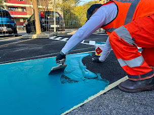 Photo n°19 de Miditraçage - Signalisation routière, Marquage au sol - Agence des Bouches du Rhône à Vitrolles (Société de travaux publics)