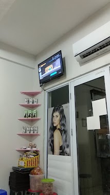 Azka Salon, Author: Niti O.E.