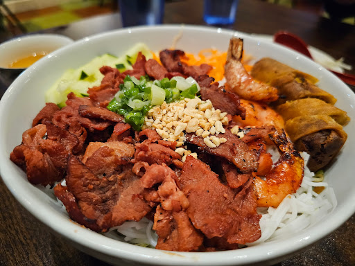 999 Phở - Visual