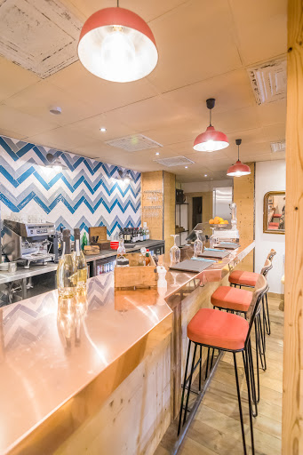 TUMMY RESTAURANT. PIZZERIA & BURGERS GOURMETS