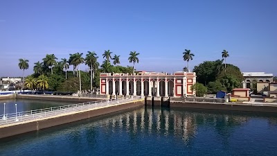 Photos of "Jardines del Acueducto Albear"(1926).