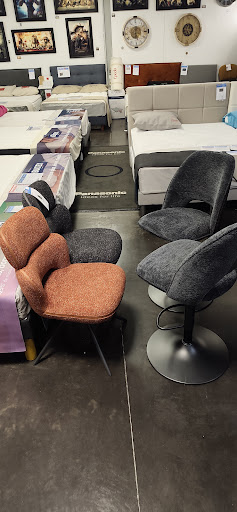 Nouveau & Incontournable chez Pulsat Lannemezan ! 🛋️🍳

À la recherche du confort parfait pour votre chambre, d'un fauteuil tendance pour votre salon ou des meilleurs ustensiles pour vos recettes gourmandes ?

📍 Rendez-vous dans votre magasin Pulsat à Lannemezan !

🛋️ Côté Salon & Literie :

Découvrez nos fauteuils et assises au design moderne, parfaits pour sublimer votre intérieur.

Profitez de nos offres sur un large choix de literie de qualité pour des nuits douces et réparatrices 💤.

🍳 Côté Cuisine & Art de la Table :

Un rayon culinaire ultra-complet avec les plus grandes références : Scanpan, De Buyer, Beka, Cuisinox, Baumalu, GreenPan, Fissler, WMF...

💥 Offre spéciale : Profitez de réductions allant jusqu'à -30% sur une sélection de poêles et casseroles en magasin !

Venez équiper votre maison avec du matériel durable et élégant. Nos experts sont là pour vous conseiller !

📍 Pulsat Lannemezan 📞0562393831 Contactez-nous ou venez nous rendre visite directement en magasin !

👉 N'hésitez pas à aimer, commenter et partager ce post avec vos proches !

#Pulsat #PulsatLannemezan #Lannemezan #HautesPyrenees #BonsPlans65 #CuisinePassion #DeBuyer #Scanpan #GreenPan #Beka #WMF #ArtDeLaTable #Literie #ConfortMaison #DecorationInterieur #CommerceDeProximite #MagasinLannemezan
