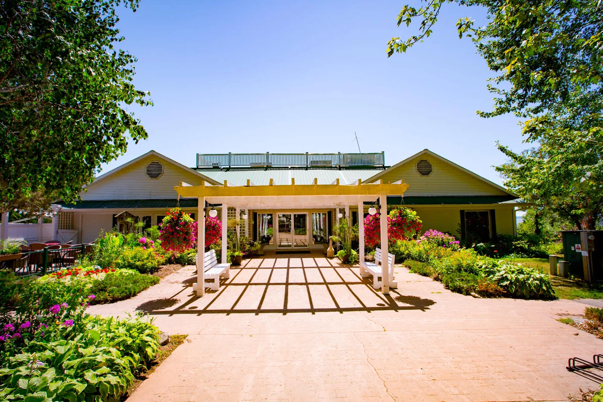 Elmhirst's Resort
