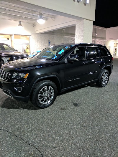 Photos of Paramount Ford Hyundai of Valdese