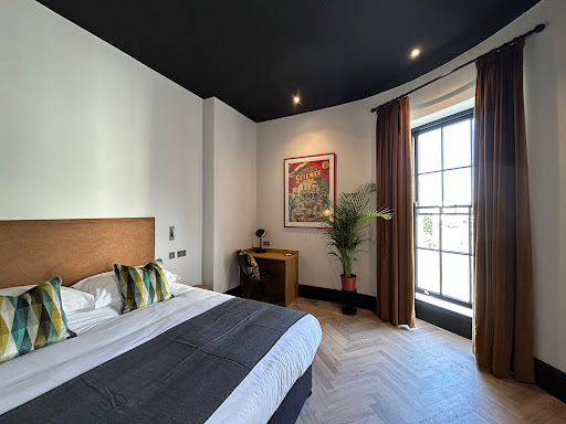 Crescent Place by Mansley